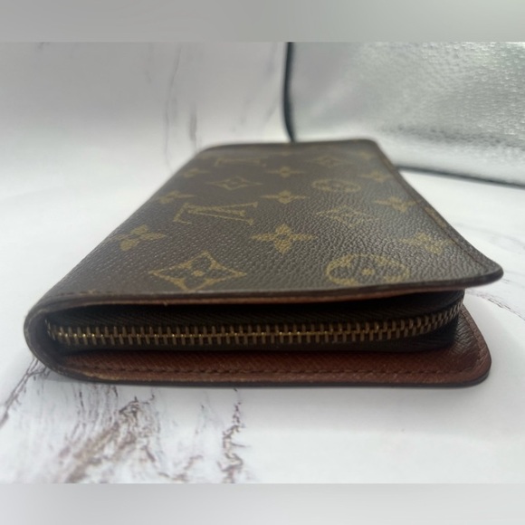 🔥🔥LOUIS VUITTON Zippy Long Wallet Portomone
Vintage Monogram LV - Picture 4 of 16